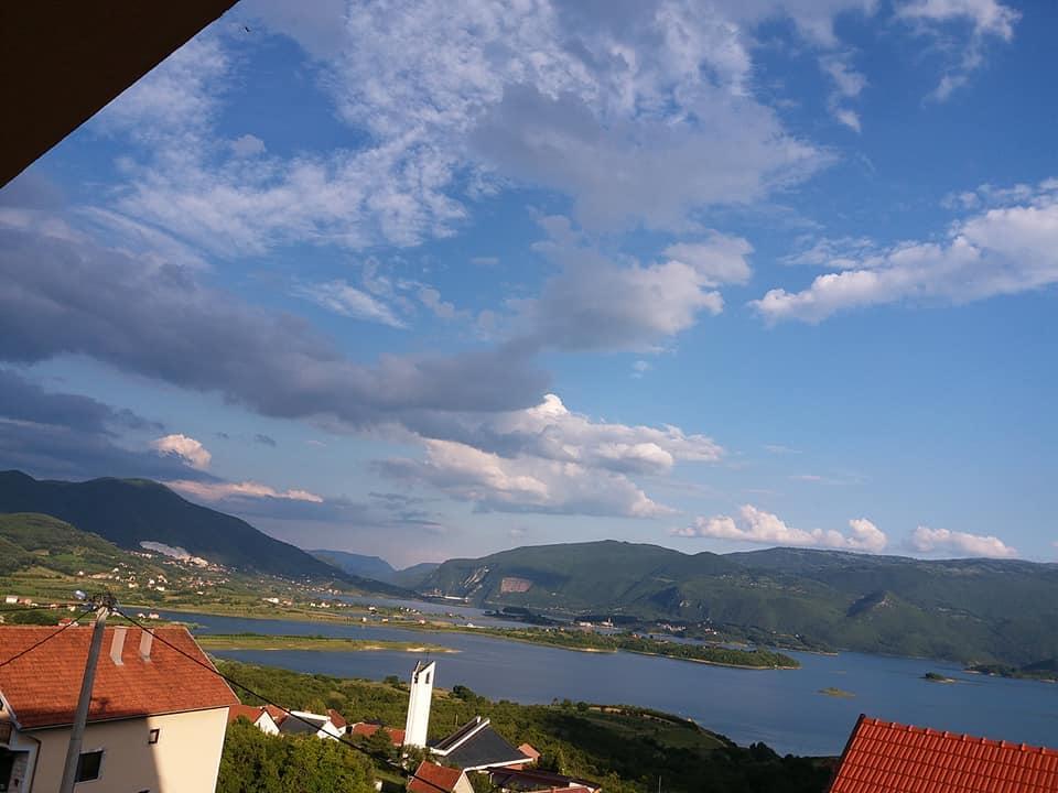 Kuca Za Odmor Sarcevic Apartamento Prozor Exterior foto
